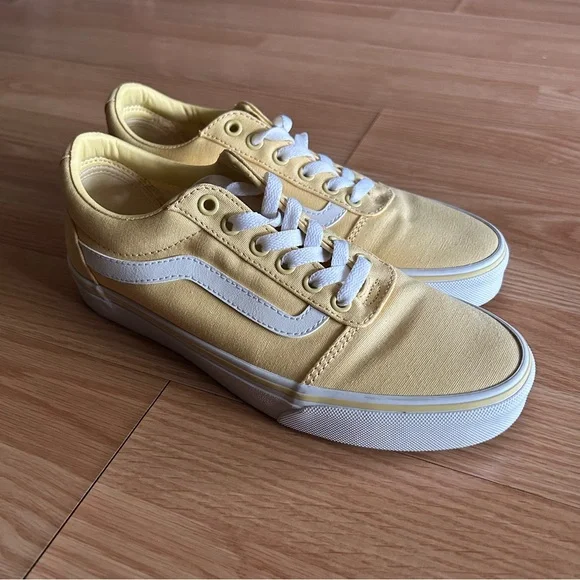 NEW Vans Old Skool Yellow Low Top Sneakers Women’s 8 - Picture 1 of 10